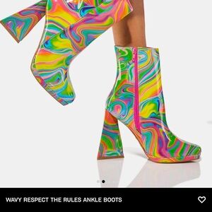 Wavy respect the rules ankle boots